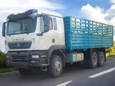 Sino sponda is a brand new truck that has just been taken off the road