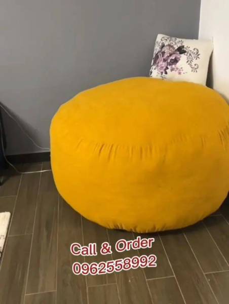 Bean Bag Chair with extra pillow 🌟Comfortable seat with extra pillow for sale