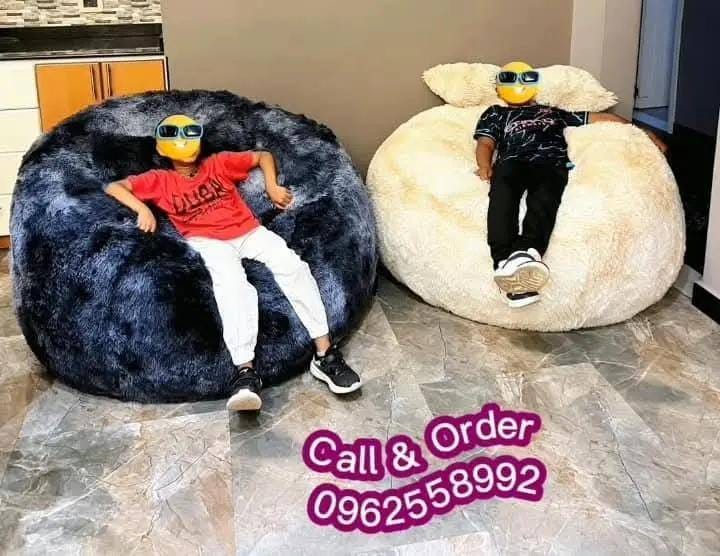 Bean Bag Chair with extra pillow 🌟Comfortable seat with extra pillow for sale