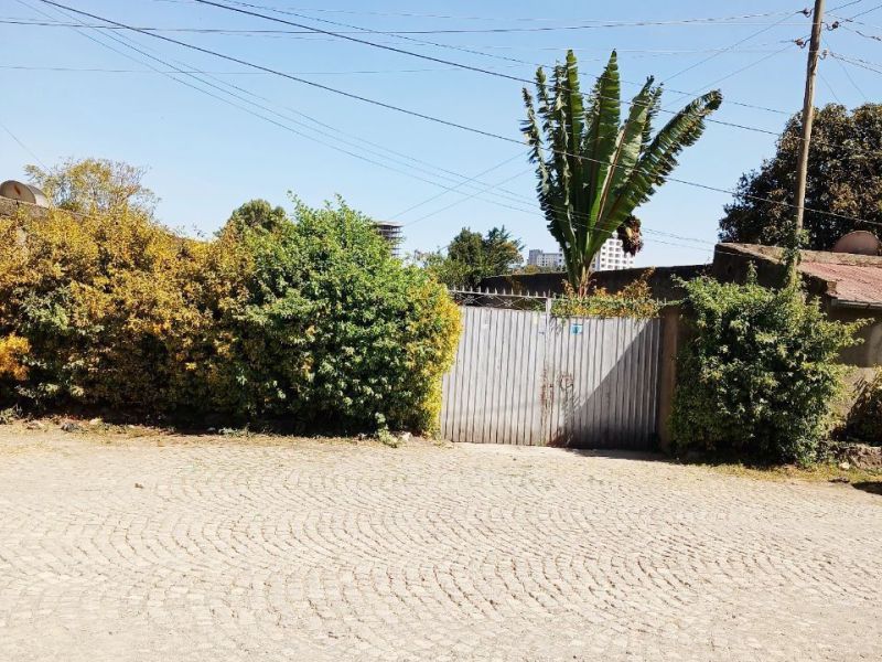 The place for sale is a comfortable residential area in cmc michael area