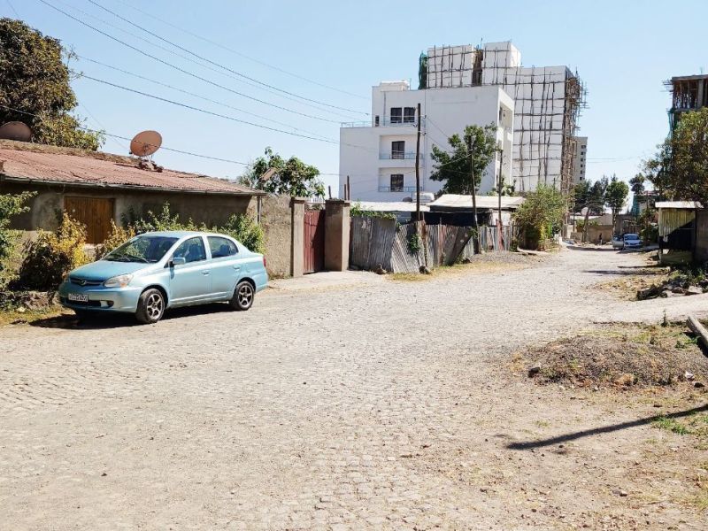 The place for sale is a comfortable residential area in cmc michael area