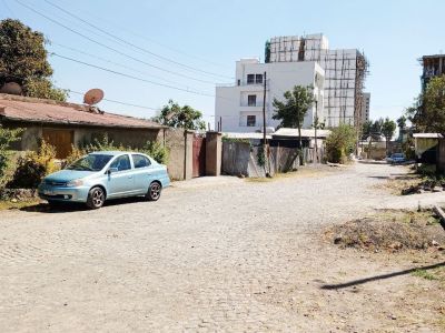 The place for sale is a comfortable residential area in cmc michael area