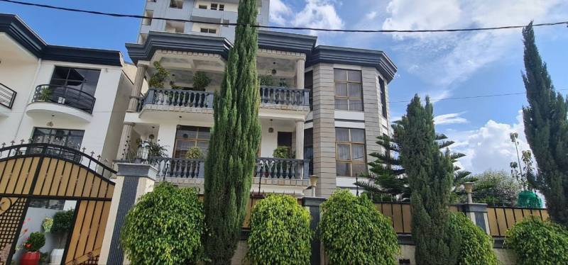 House for sale in Ayat