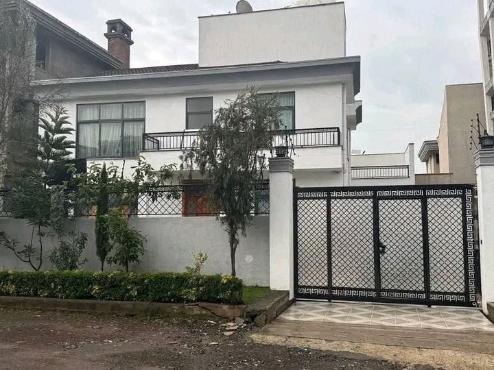G+1 house for sale in Ayat area