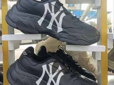 Original fashionable shoes