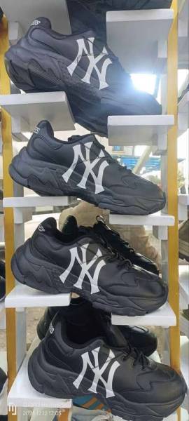 Original fashionable shoes