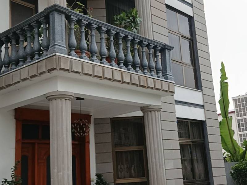 House for sale in Ayat