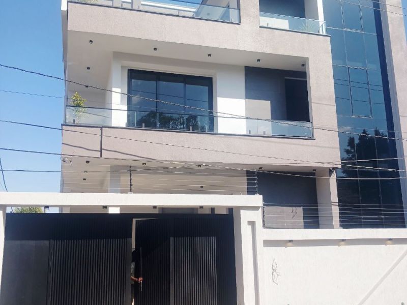 Luxury house for sale