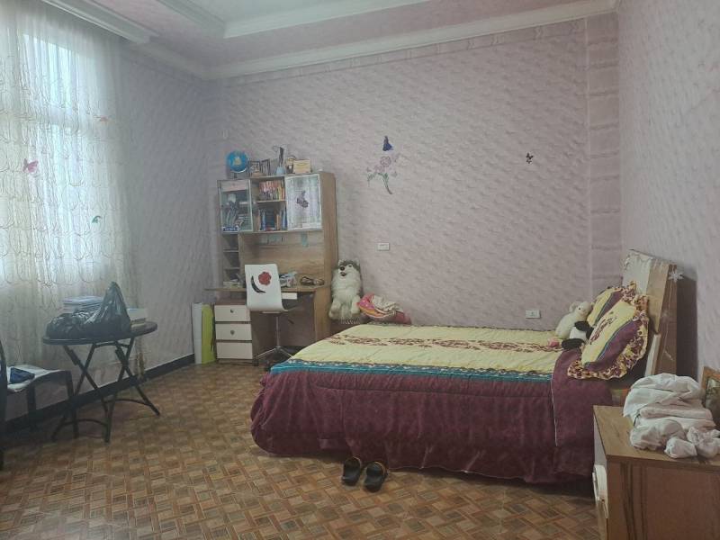 House for sale in Ayat