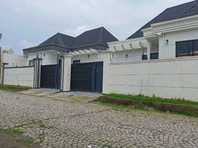 Modern villa for sale in front of Getafe European Real Estate