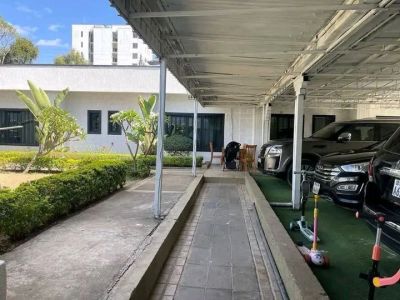 Villa + Service for sale