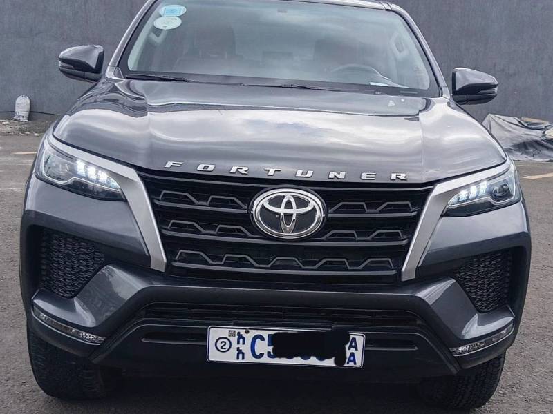 Toyota Model:Fortuner VX for sale
