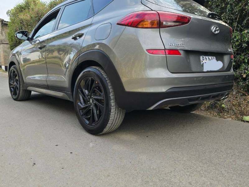 very neat and Excellent Hyundai Tucson Nline car for sale