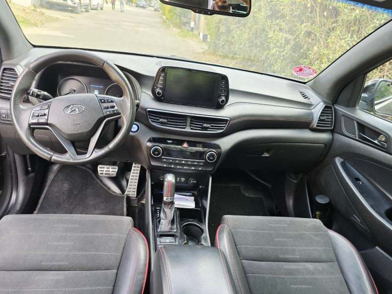 very neat and Excellent Hyundai Tucson Nline car for sale