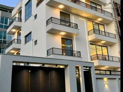 House for sale is located in Summit Giyele.