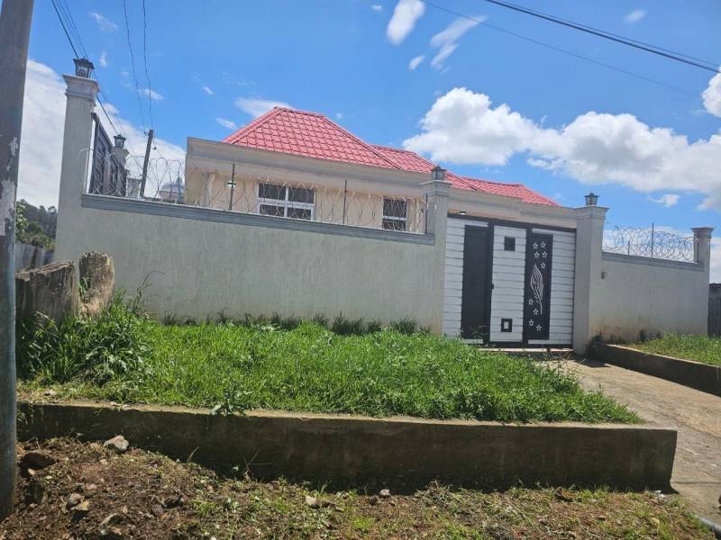 Urgent Vila for sale