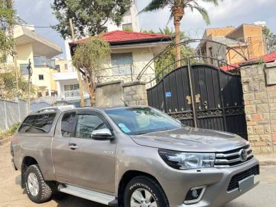 Toyota Hilux Revo Car For Sale