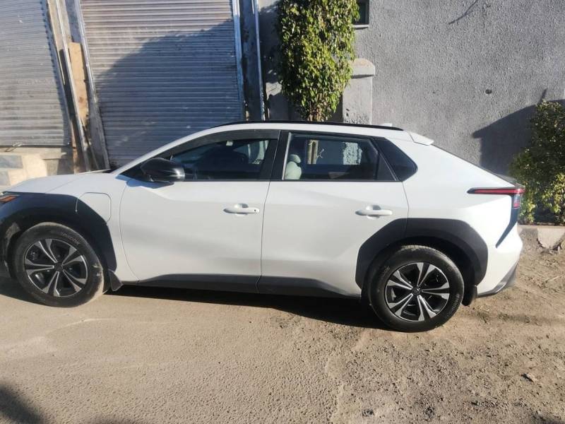 TOYOTA Bz4x...2WD CAR FOR SALE