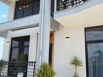 Urgent sale of a modern B+G+2 house with a bank