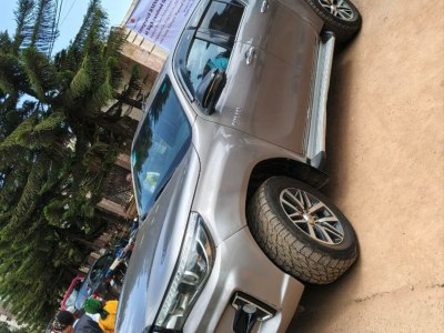 Toyota Hilux Revo Double-Cab